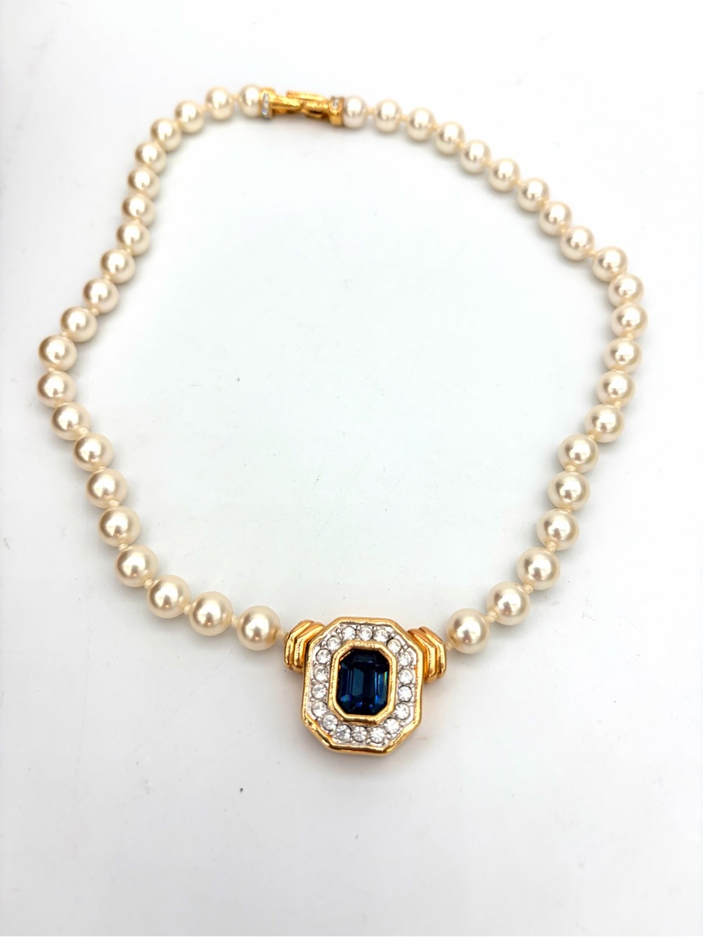 Vintage S.A.L. Swarovski Pearl & Sapphire Blue Crystal Pendant Necklace 16”